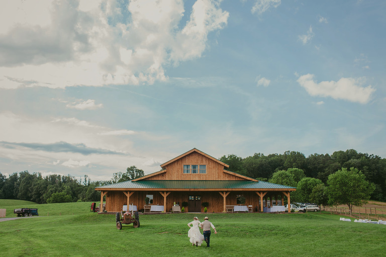 Middle Fork Barn Wedding In Meadowview Va Charlotte Wedding